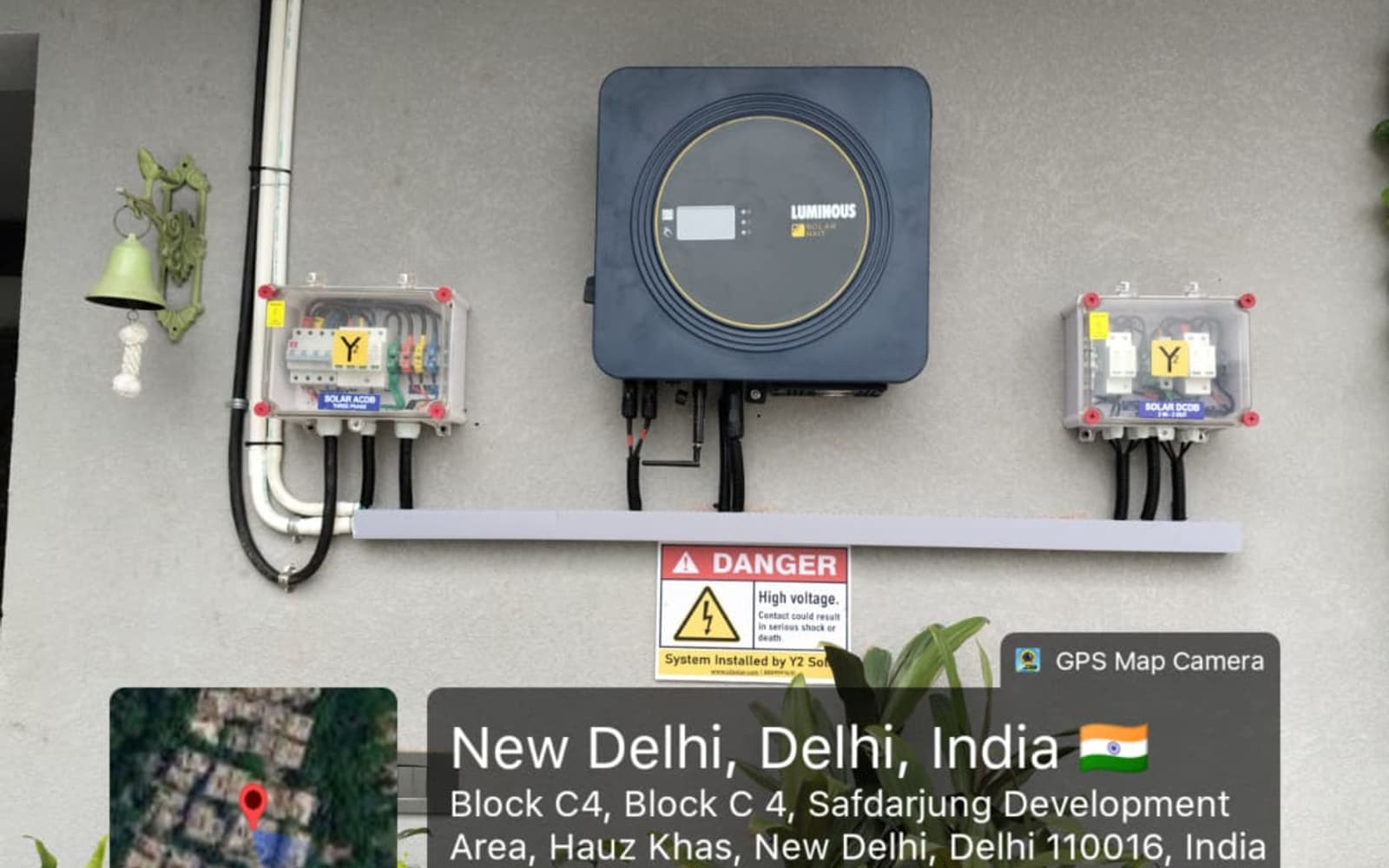 Electrical safety details, including inverter placement and AC/DC protection boxes, were installed neatly in the service area.